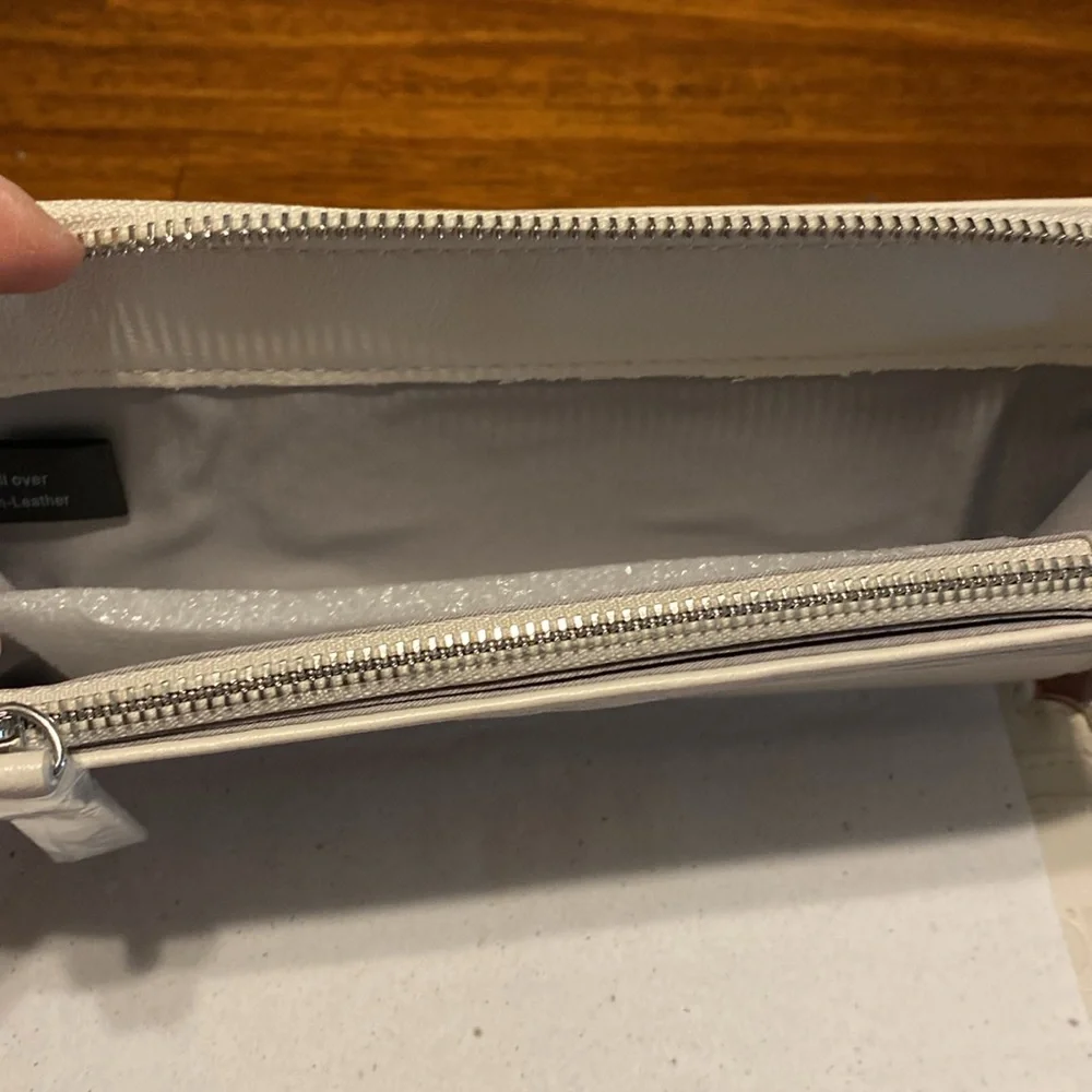 INC Wristlet NWT. Off WHITE